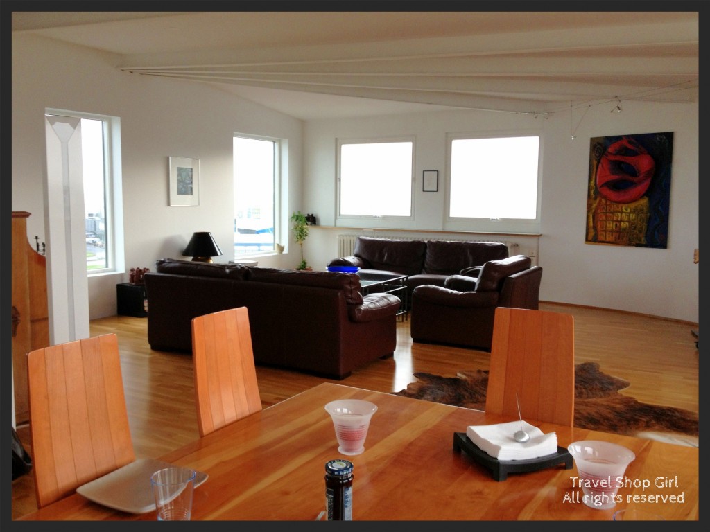 Dining area looking toward sitting area