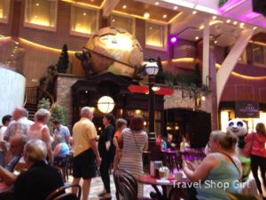 Royal Promenade Oasis of the Seas