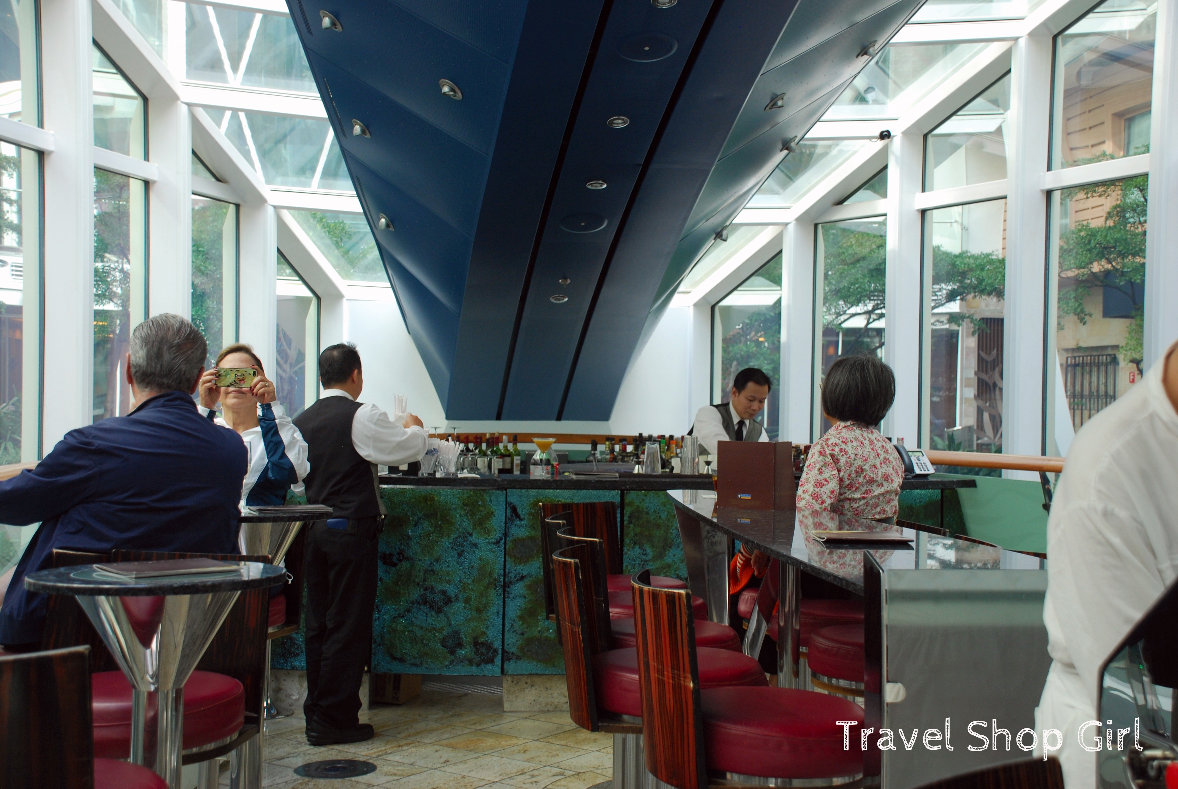 Bars & Lounges on Oasis of the Seas