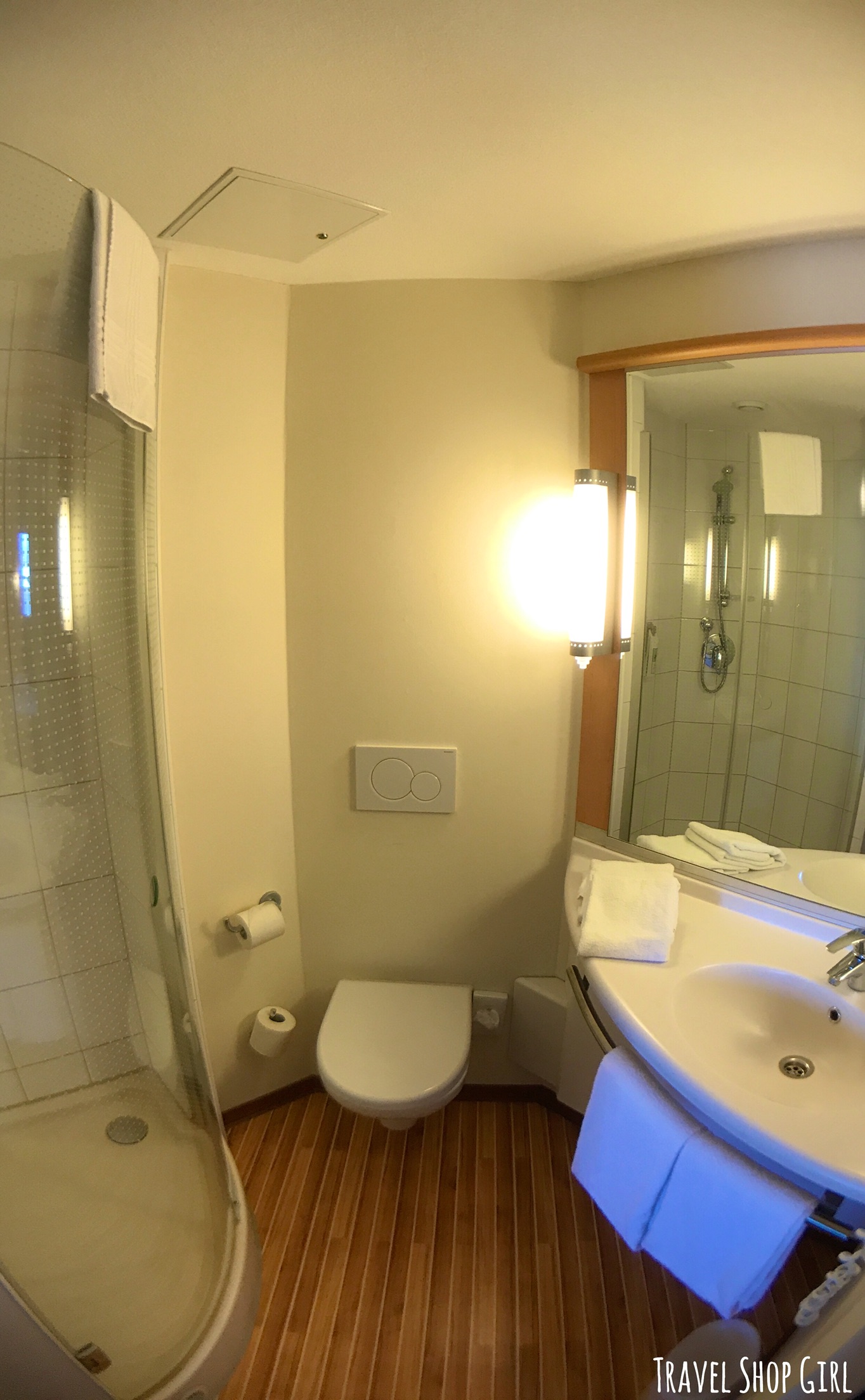 Amsterdam Hotels: 8 Reasons to Love Hotel ibis Amsterdam Centre