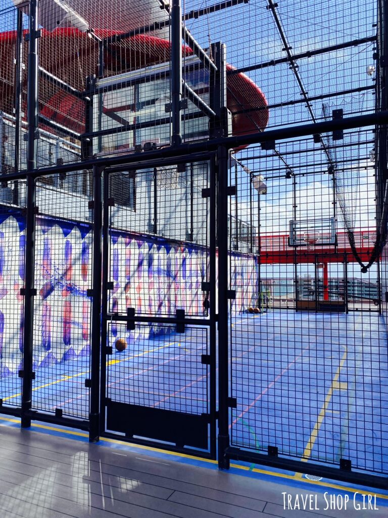 Basketball court in the Athletic Club